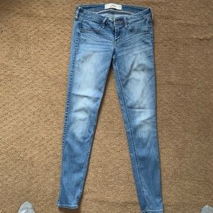 Low-rise skinny jeans